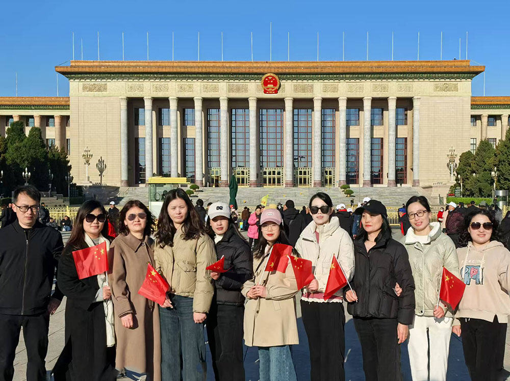 Time Engraves Camaraderie, Beijing Freezes Team Affection