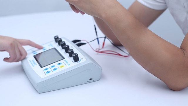 ��·ݔ����ͬ���ί�